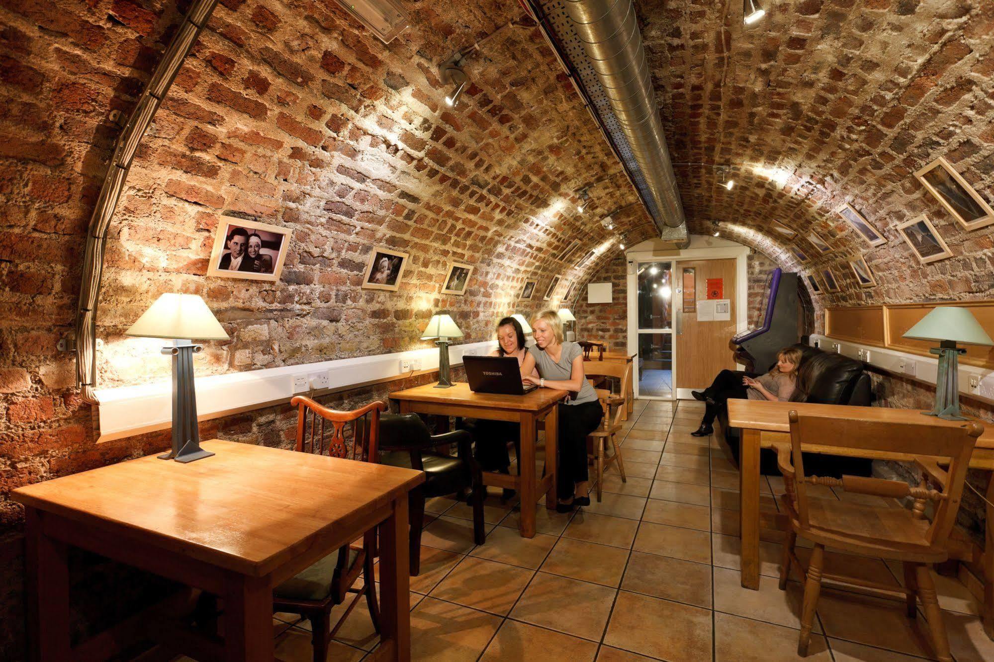 Isaacs Hostel Dublin Ngoại thất bức ảnh